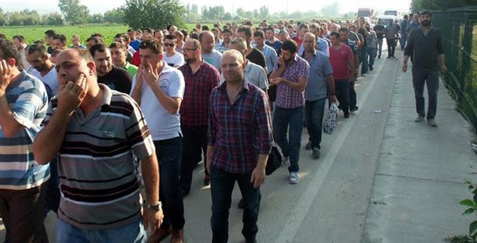 Bu kez cam işçileri eylem yaptı