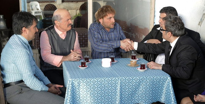 Bir Akdeniz komedisi: Olur İnşallah