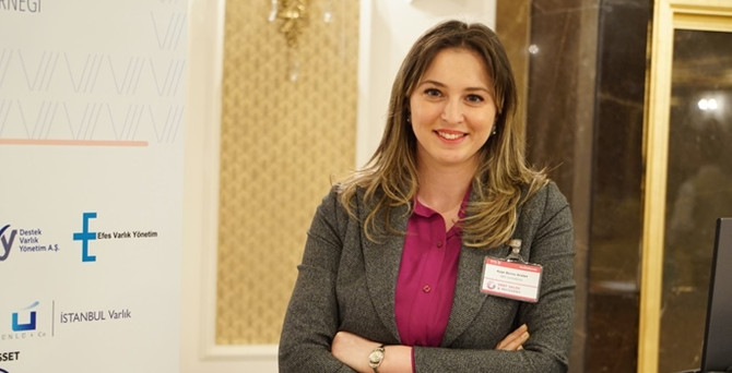 Alacağı adım adım takip ediyor