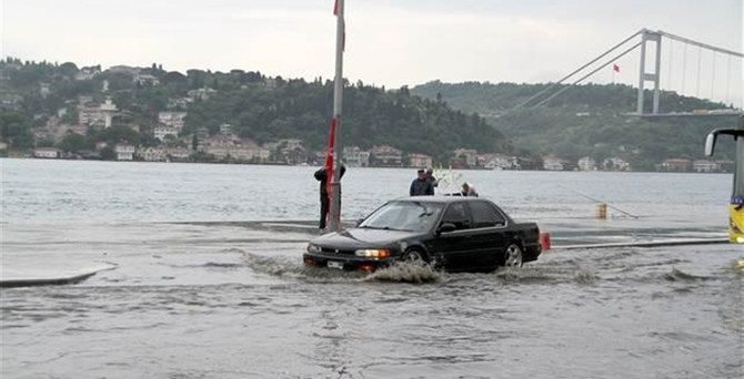 İstanbul'da sağanak etkili oldu