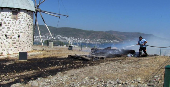 Bodrum'da makilik alanda yangın
