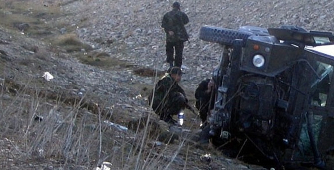 Askeri araç kaza yaptı: 10 yaralı