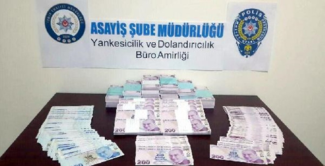 Dolandırıcılar son anda yakalandı