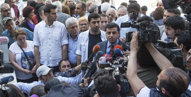 Demirtaş: Silah bırakma çağrısı için İmralı hazır