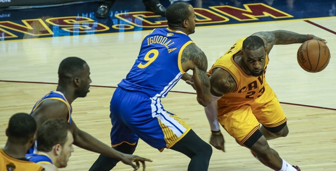 Lebron James herkesi korkuttu