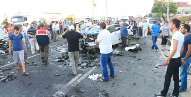 Tekirdağ'da zincirleme kaza: 3 ölü