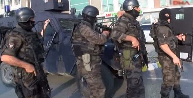 İstanbul'da eş zamanlı operasyon