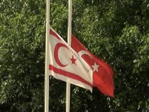 KKTC'de Demirel için yas ilanı