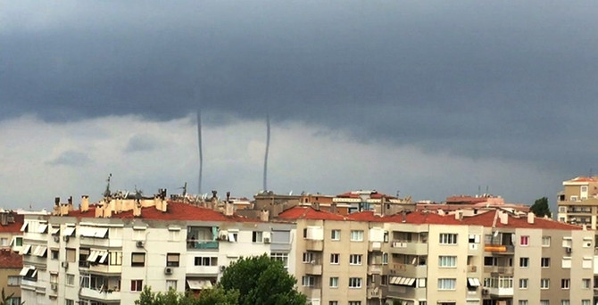 İzmir'de korkutan hortum!