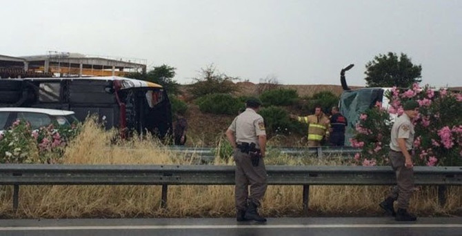 İzmir'de yolcu otobüsleri çarpıştı: 36 yaralı!