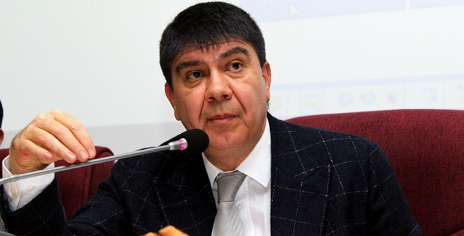 Menderes Türel kaza geçirdi
