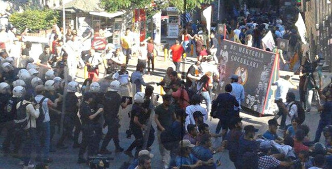 Tünel'de yürüyüşe polis müdahalesi