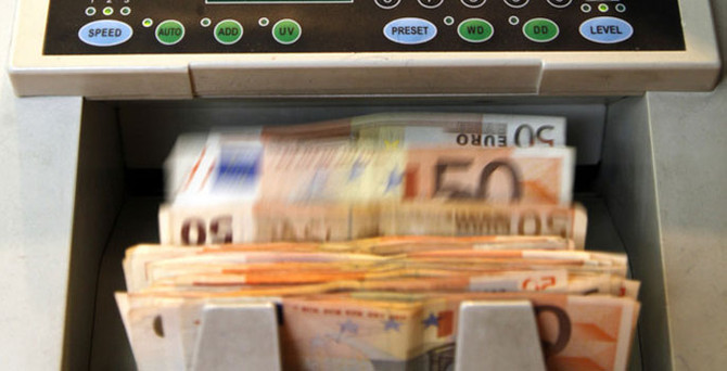 ECB, Yunan bankalarının likiditesini artırdı