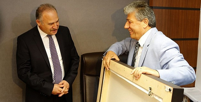 Odasında dinleme cihazına rastlanmadı