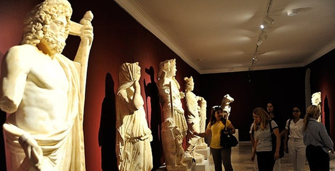 Perge'de son 3 yılda 13 heykel bulundu