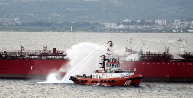 Çanakkale Boğazı'nda tankerle gemi çarpıştı