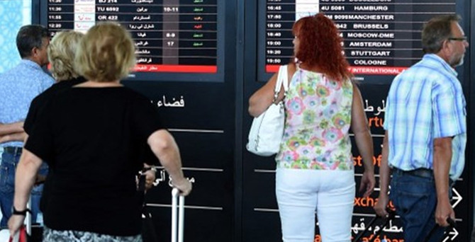Turistler o ülkeden kaçıyor