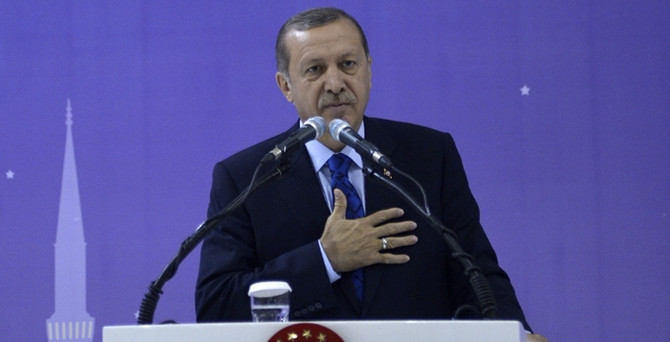 Erdoğan: O tabelanın altından geçmek bile...