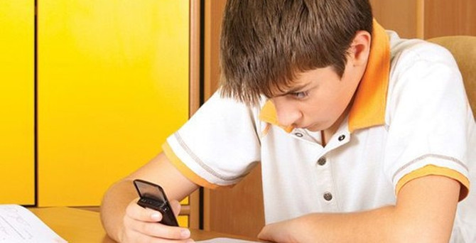 Okullara Facebook disiplini geliyor