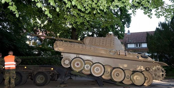 Bodrumdan 70 yılık tank çıktı
