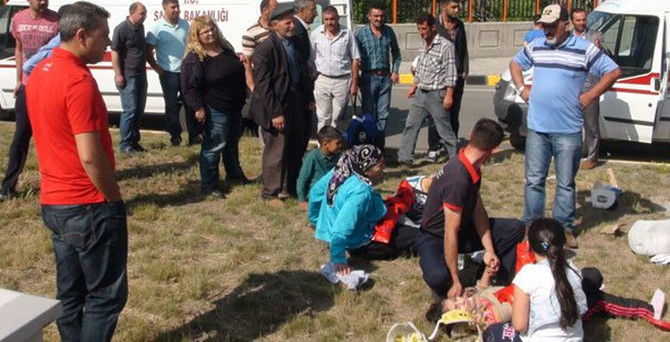 Yola savruldular: 16 yaralı