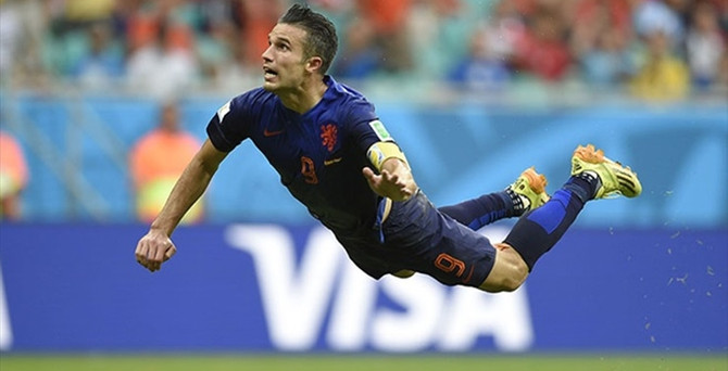 Fenerbahçe, Robin van Persie'yi açıkladı