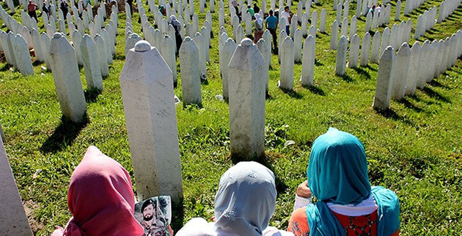 Üç kuşak birlikte defnedilecek