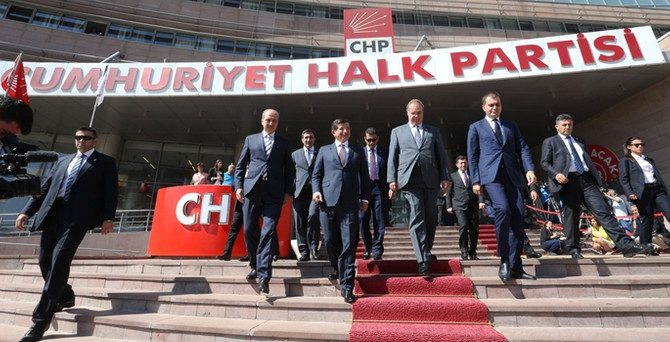 AK Parti heyeti, CHP ile görüştü