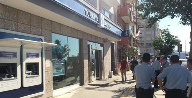 İzmir'de banka soygunu