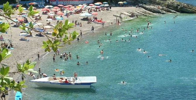 Akçakoca'nın nüfusu üç günde dört kat arttı