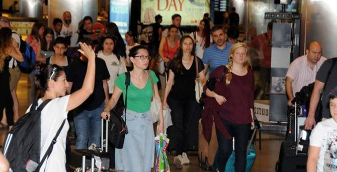 Atatürk Havalimanı'nda tarihi rekor