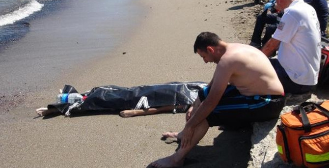 Tekirdağ'da denize giren 3 kişi boğuldu