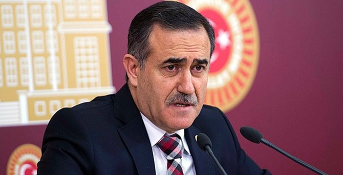 Özkes istifa etti, CHP kabul etmedi