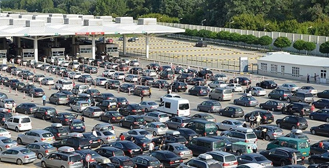 Kapıkule'den rekor araç girişi
