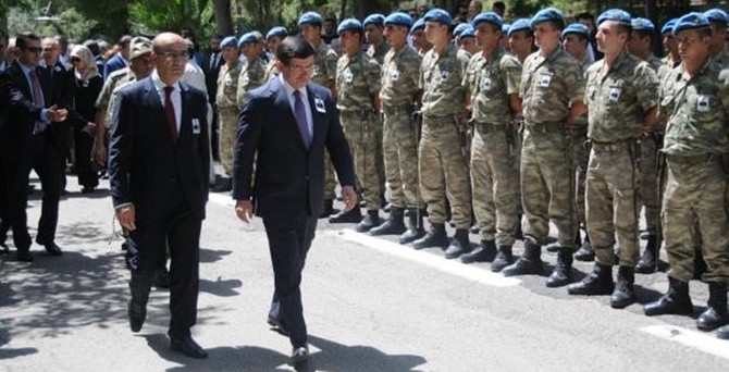 Şehit Uzman Onbaşı için askeri tören