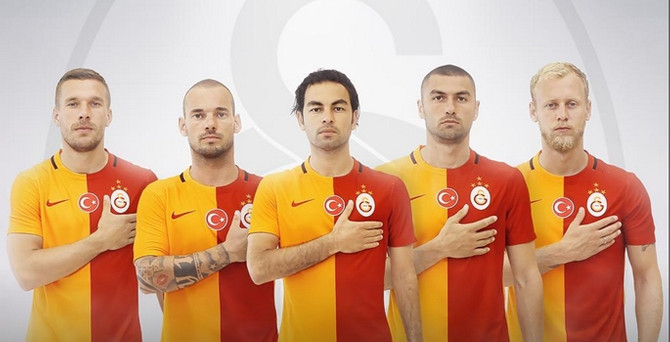 Galatasaray, 4 yıldızlı formalarını tanıttı