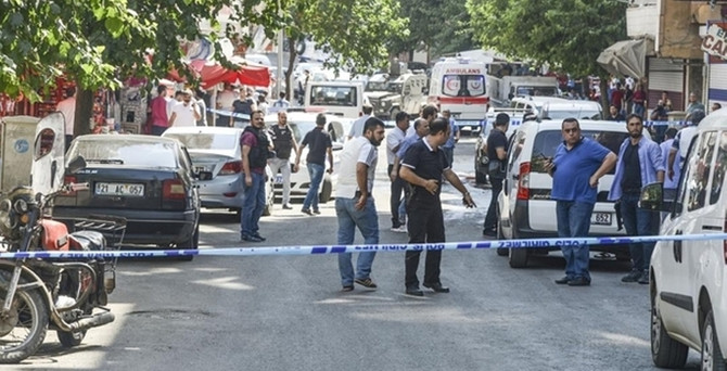 Diyarbakır'daki pusuya 17 gözaltı