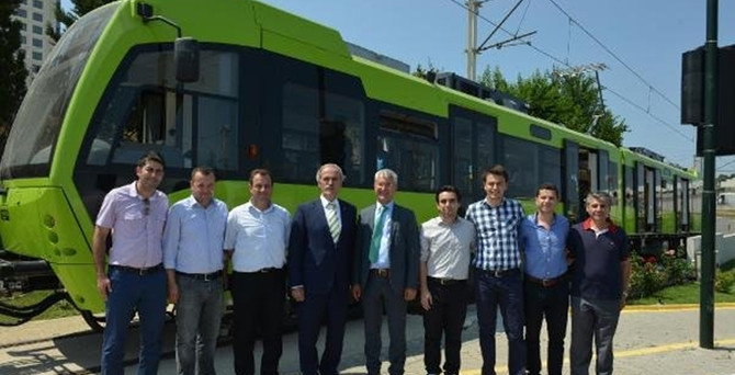 Bursa’da üretilen yerli vagonlar raya indi