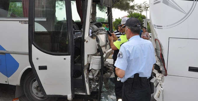 Denizli'de işçi servisleri çarpıştı: 31 yaralı