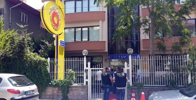Eğitim-Sen Genel Merkezi'ne polis baskını