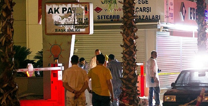 AK Parti binasına bombalı saldırı