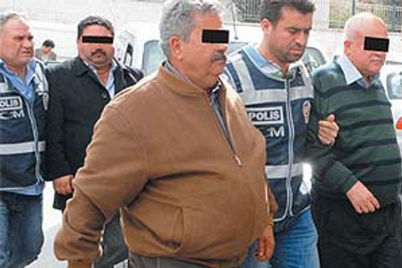 Yolsuzuk zanlıları adliyeye sevk edildi