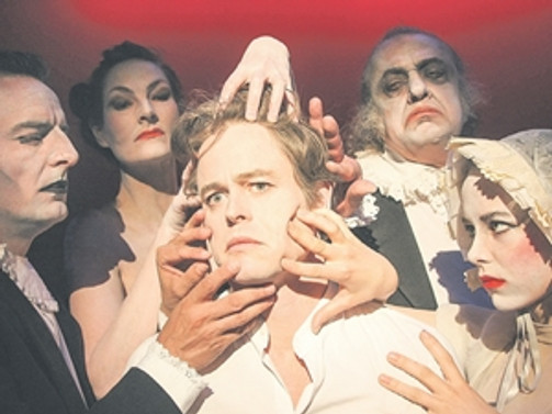 Sonbaharda bambaşka bir “Hamlet”
