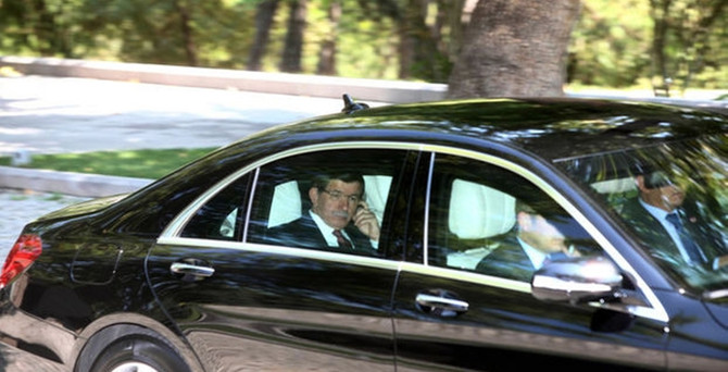 Davutoğlu'ndan Özel Kuvvetler'e ziyaret