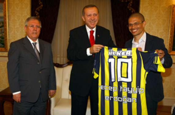 Alex, Türk vatandaşı oluyor
