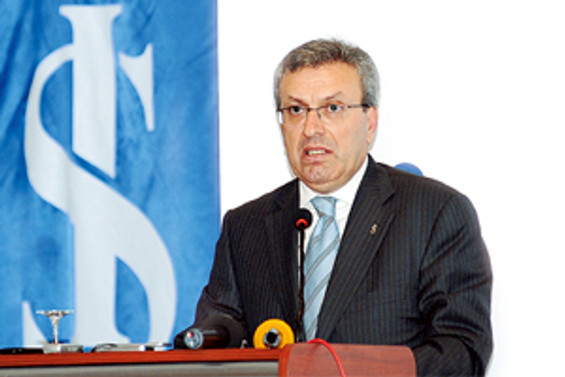 İş, ticari kredilerde en yakın rakibine 1 milyar dolar fark attı