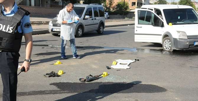 Polis aracına saldırı: 1 komiser şehit oldu