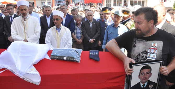 Şehit polisler son yolculuklarına uğurlandı