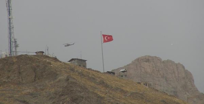 Hakkari'de helikopter hareketliliği