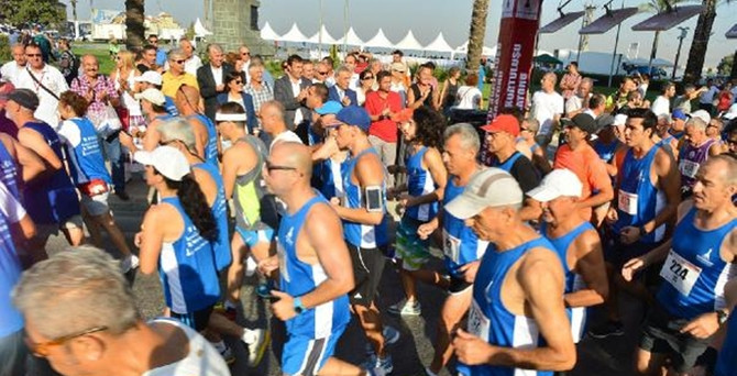 İzmir'de 9 Eylül maratonu koşuldu